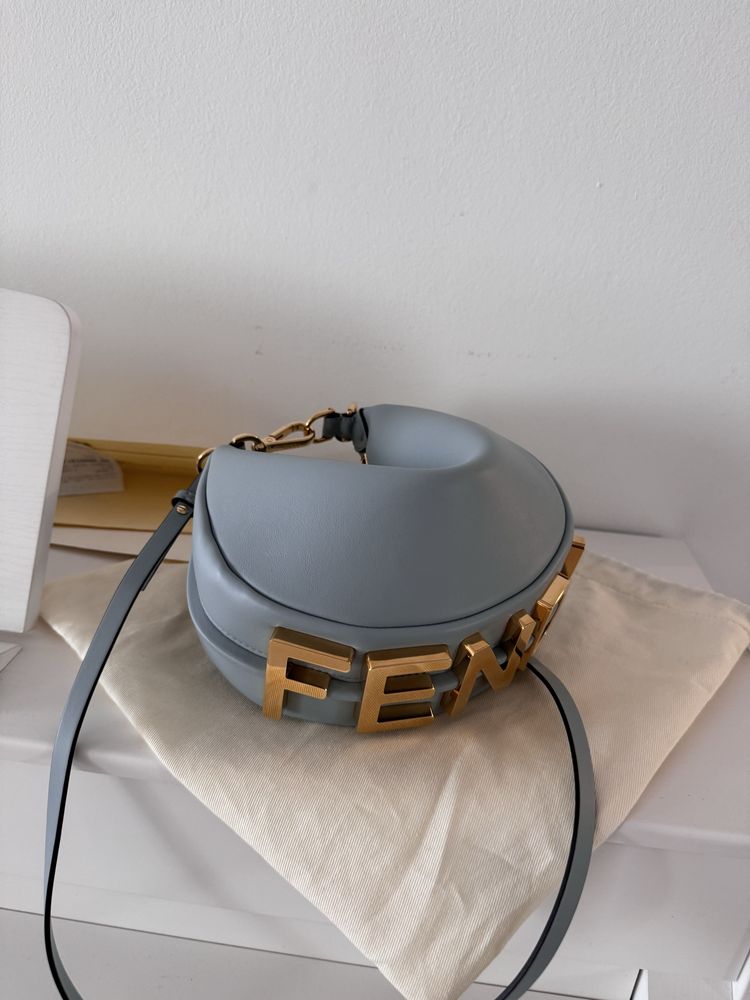 Сумка fendi  новая