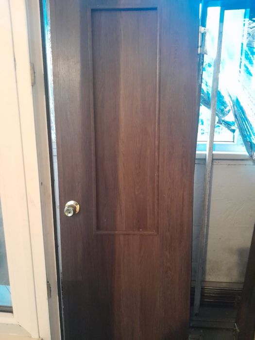 Б/у есіктер сатылады 3 80дік 2 60тық 1 70тік