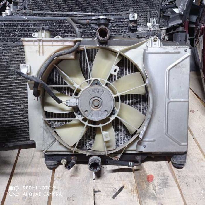 Основной радиатор Toyota Vitz SCP10