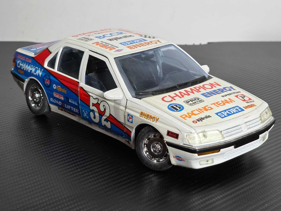 Macheta Auto 1/18 Majorette Peugeot 605