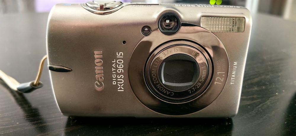 Продам фотоаппарат Canon