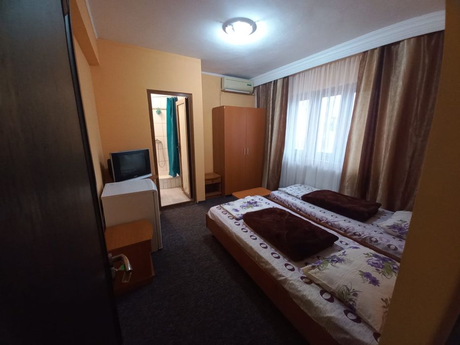 Inchiriez camere pentru muncitori, nepaleji