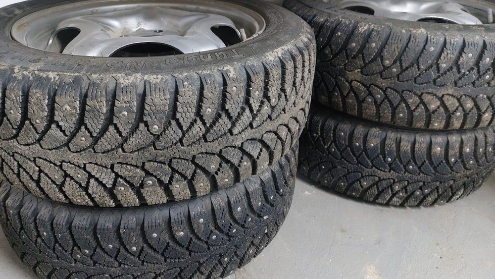 Резина зимняя шипованная205/55 R16 с дисками