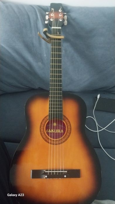 Продам гитару SAKURA