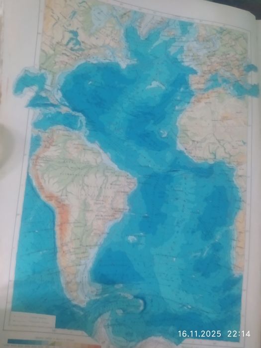 Продам географический атлас 1983г.