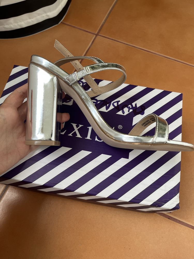 Vand sandale Asos marimea 36.5