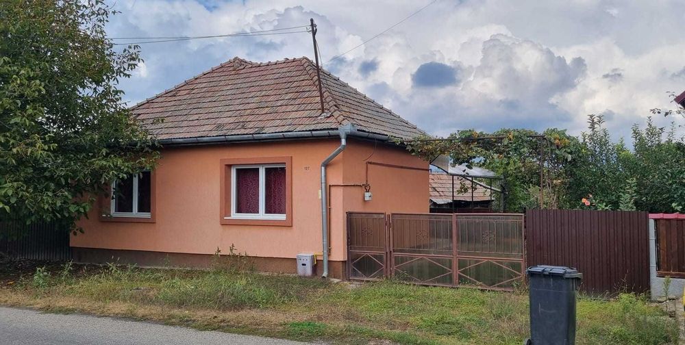 Vănd Casă cu teren în Cristești