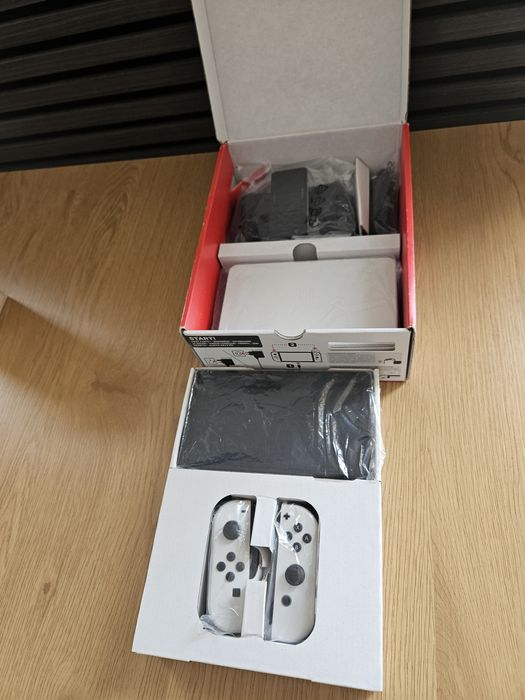 Nintendo switch oled alb
