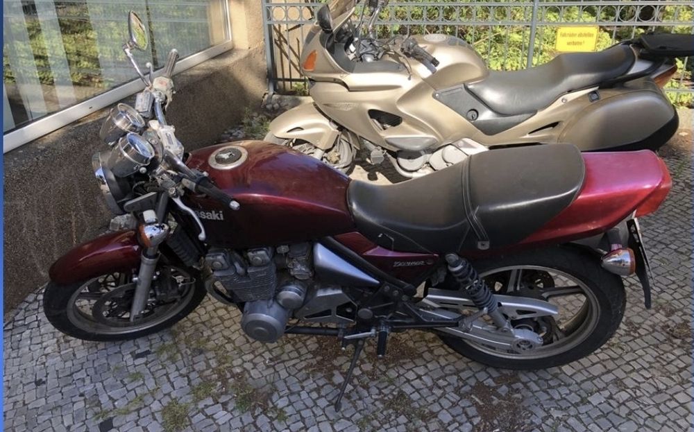 Kawasaki Zephyr 550 proiect cafe racer