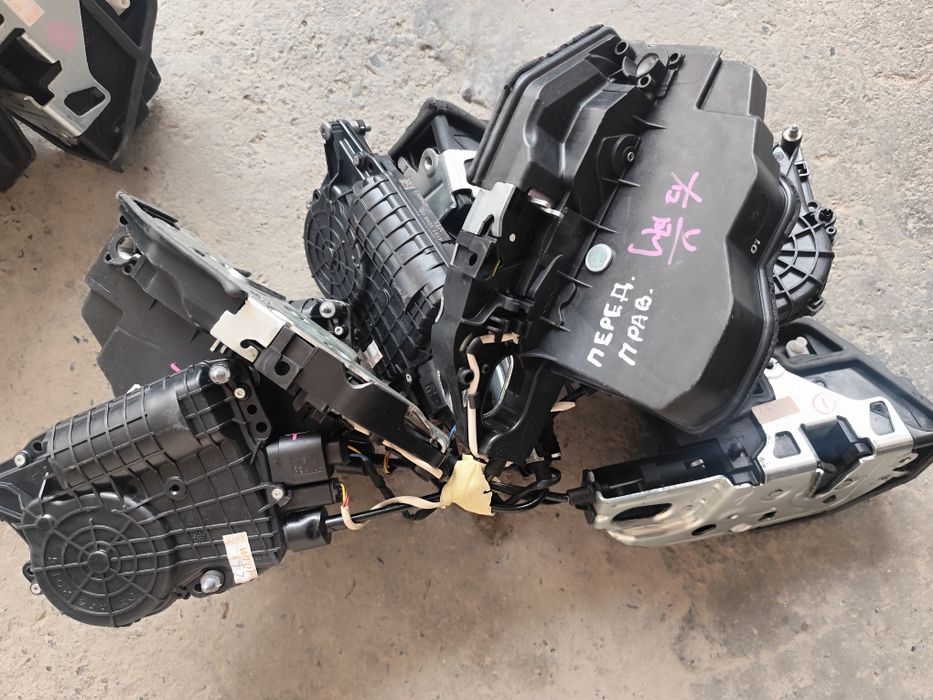 Продам присоски для дверей БМВ ф10 3 комплекта