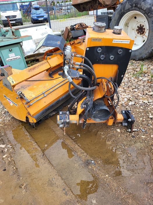 Perie de asfalt / măturător stradal