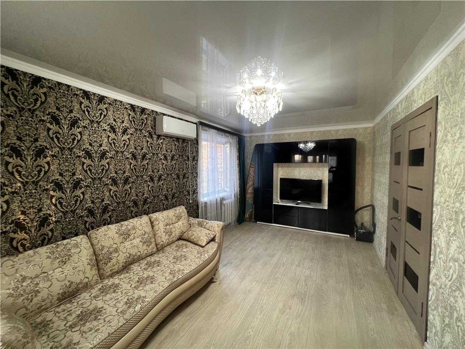 Продаю 2-комн. по Ержанова на 4 этаже, раздельная планировка