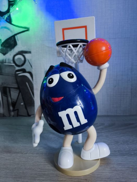 Игрушки от Kinder и M&Ms