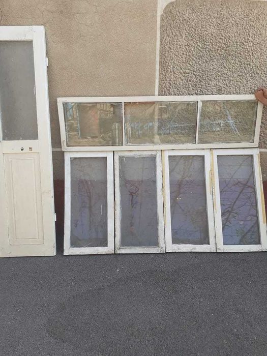 Деревянные двери и окна б/у по 10шт в хорошем состояний.