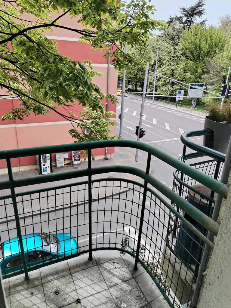 Продава се Офис в Стара Загора, Център - 18 кв.м за 1223 €/кв.м - Снимка #3