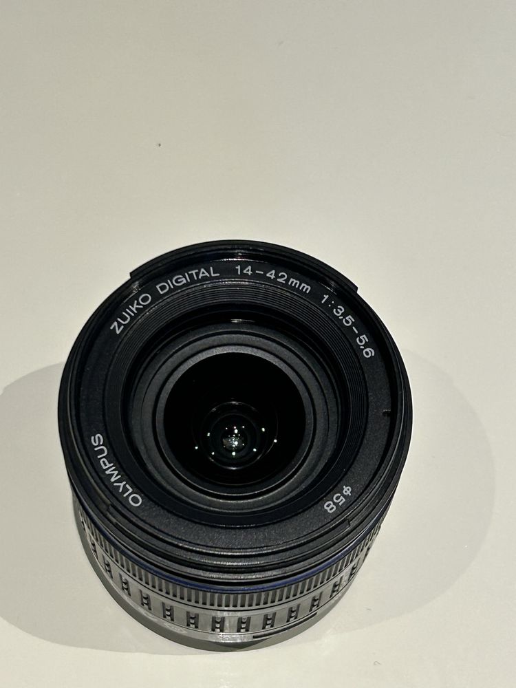 Olympus 14-42mm f3.5-5.6 (Four-Thirds, НЕ Е Micro Four-Thirds)