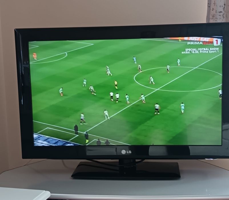 Vând televizor LG cu diagonala de 80 cm.  Preț 300 lei negociabil