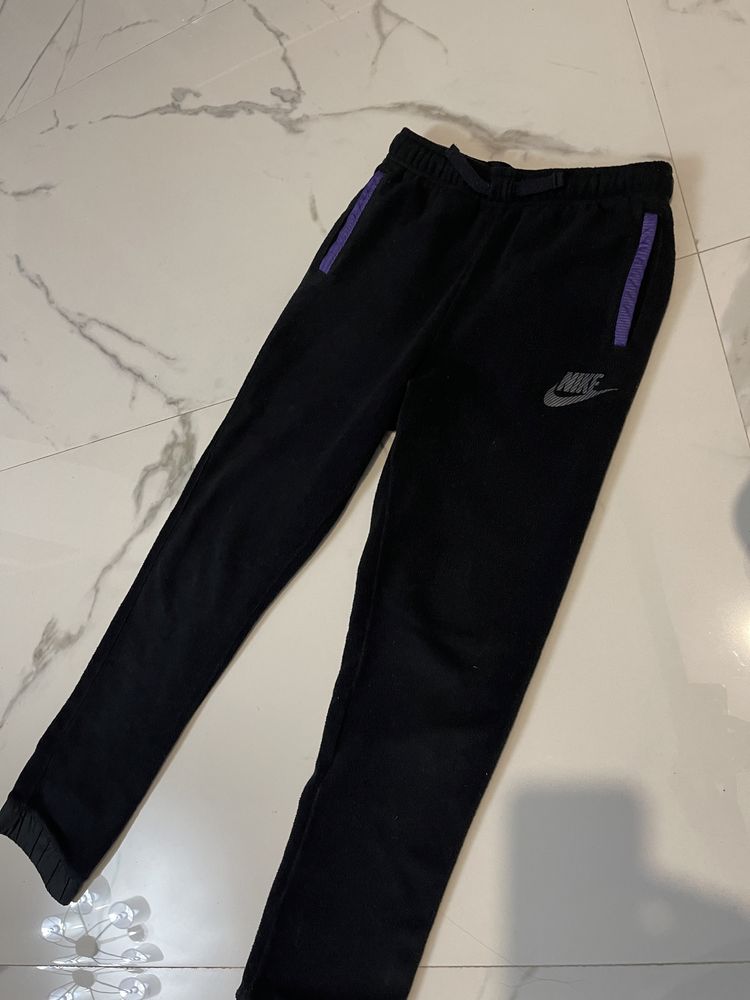 Nike детско долнище размер 147-158