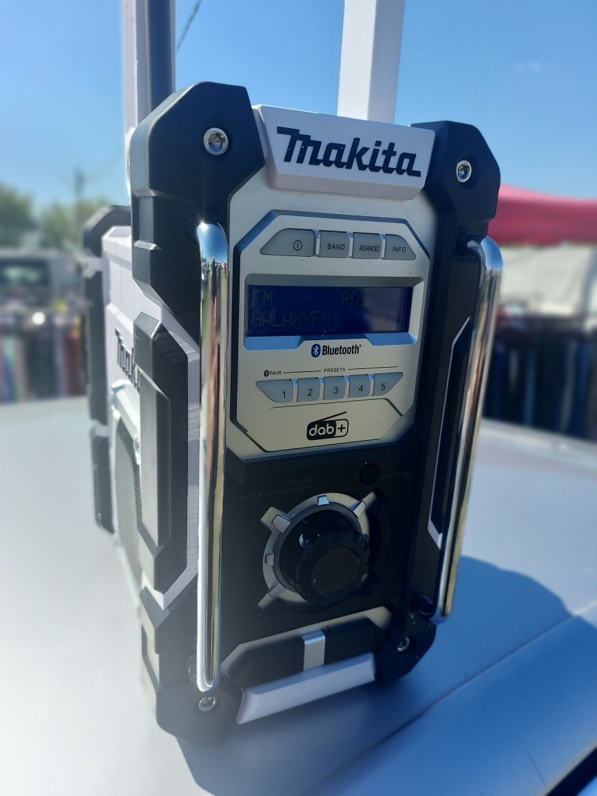 Radio makita dmr112