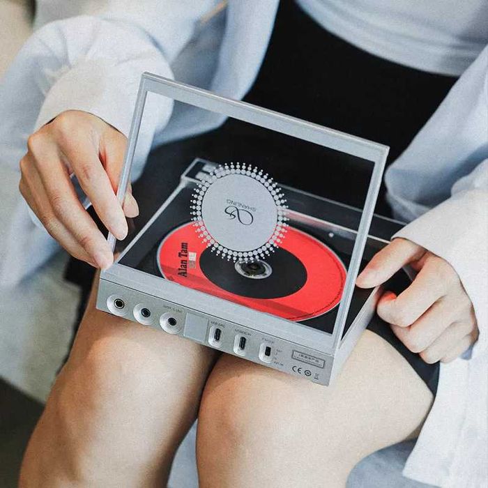 Shanling EC Zero AKM Portable CD Player with High-Fidelity Sound Nou