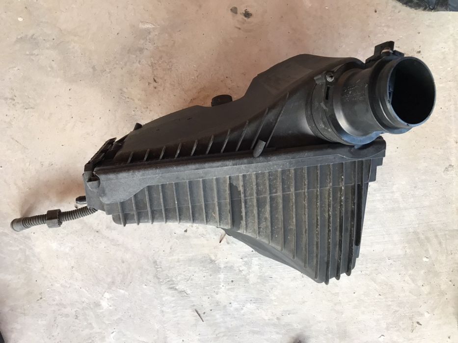 Carcasa filtru aer Touareg , Q7 , Cayenne 3,0 , 4,2