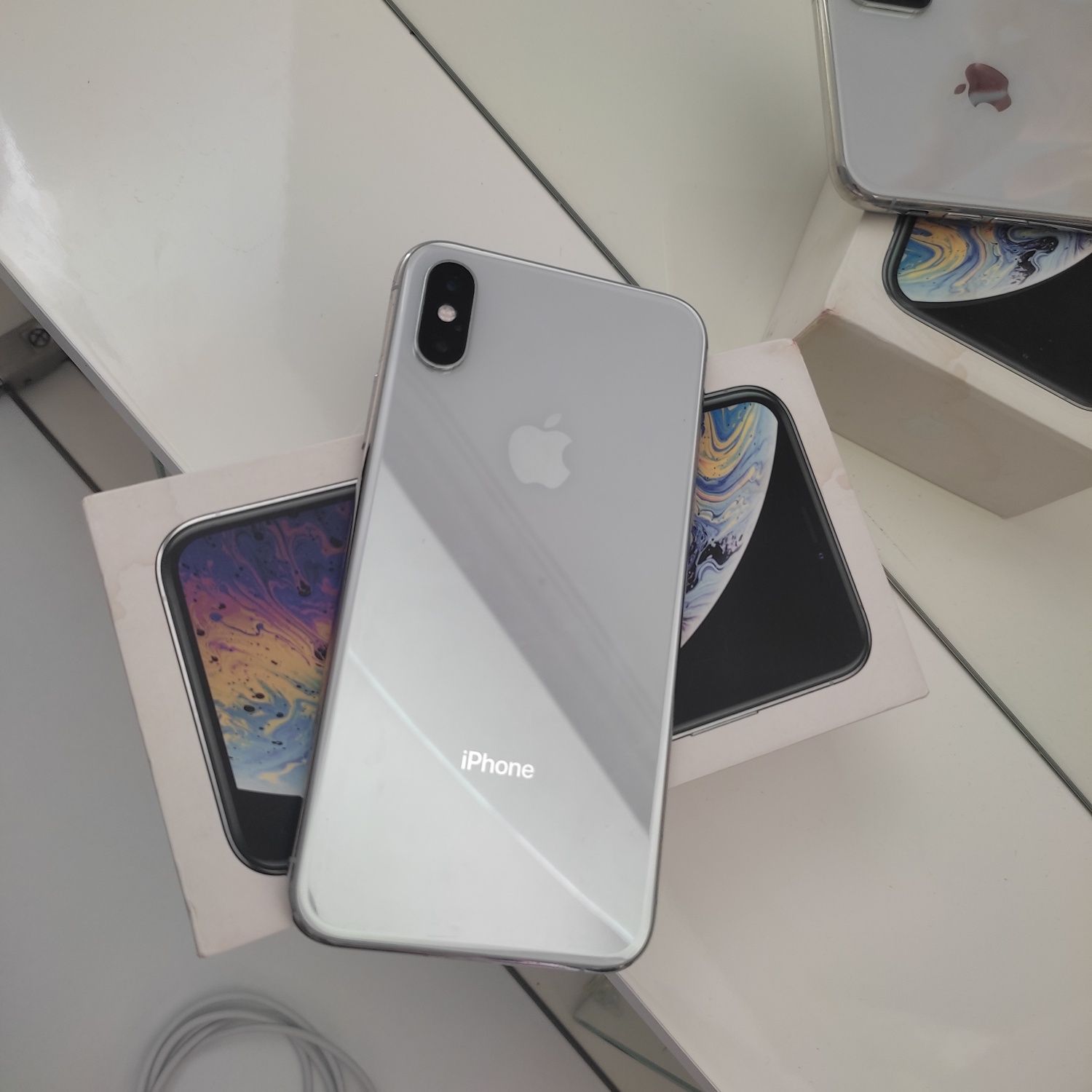 Iphone XS 64гб продается