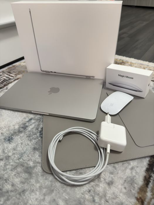 Macbook Air 13,6 inch, M2, 2022, garantie 2026, 100% baterie, 8GB RAM