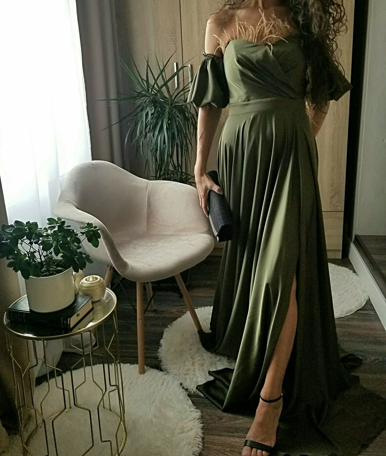 Vând rochie din satin, verde închis, marimea 36