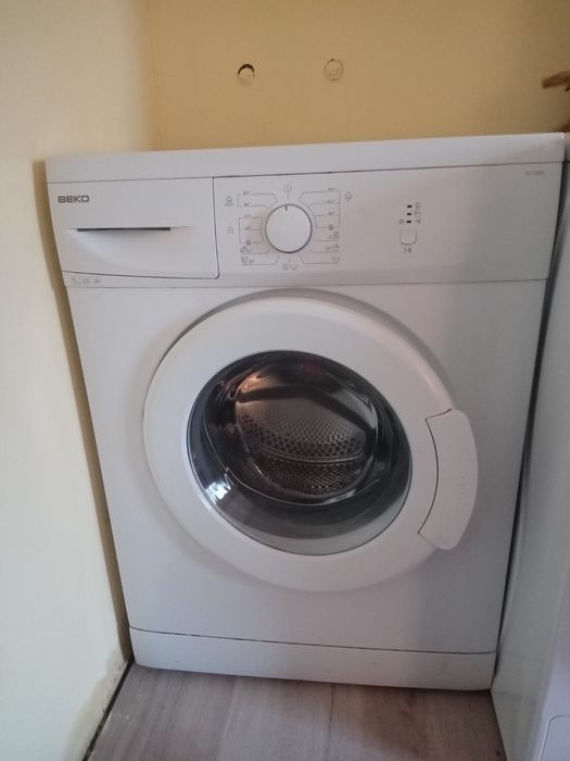 Продавам пералня Beko EV5800