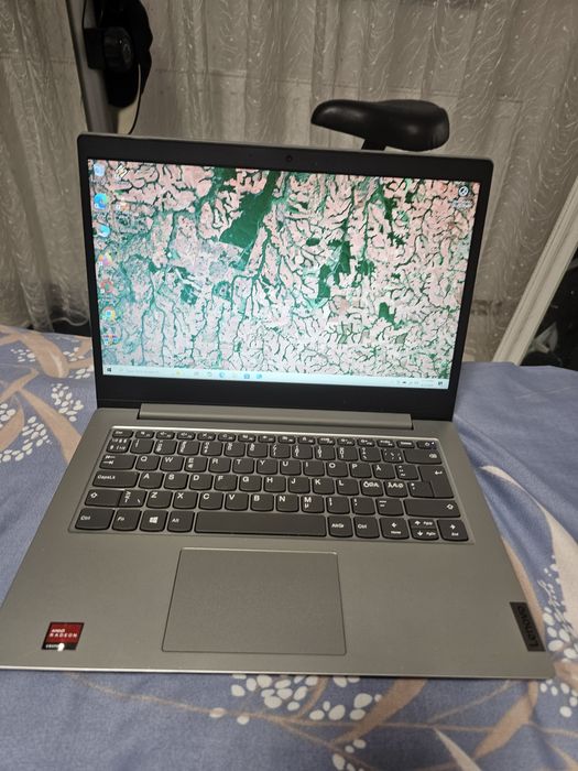 Laptop Lenovo i5 Ram 8Gb ssd cu Windows 10 si office Baterie 4 ore