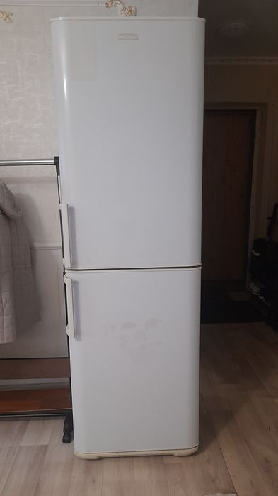 Продам рабочий холодильник Бирюса б/у. Цена 60000тг самовывоз.