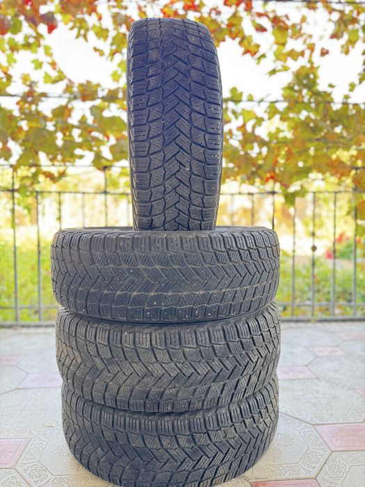 резина michelin почти новая год 2021без порезов и шышек пр