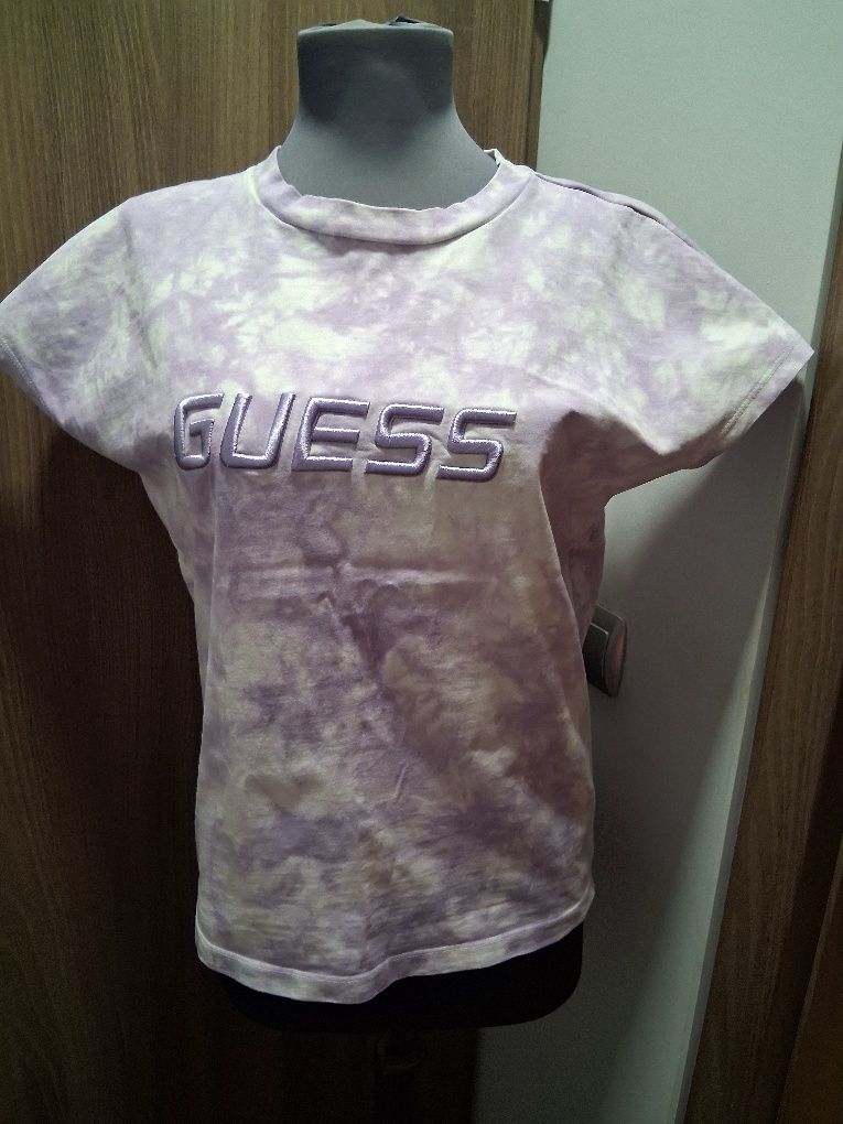 Тениска Guess.                          .