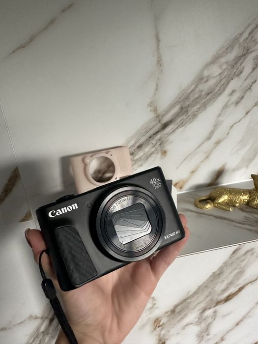 Aparat foto digital Canon Powershot SX740HS
