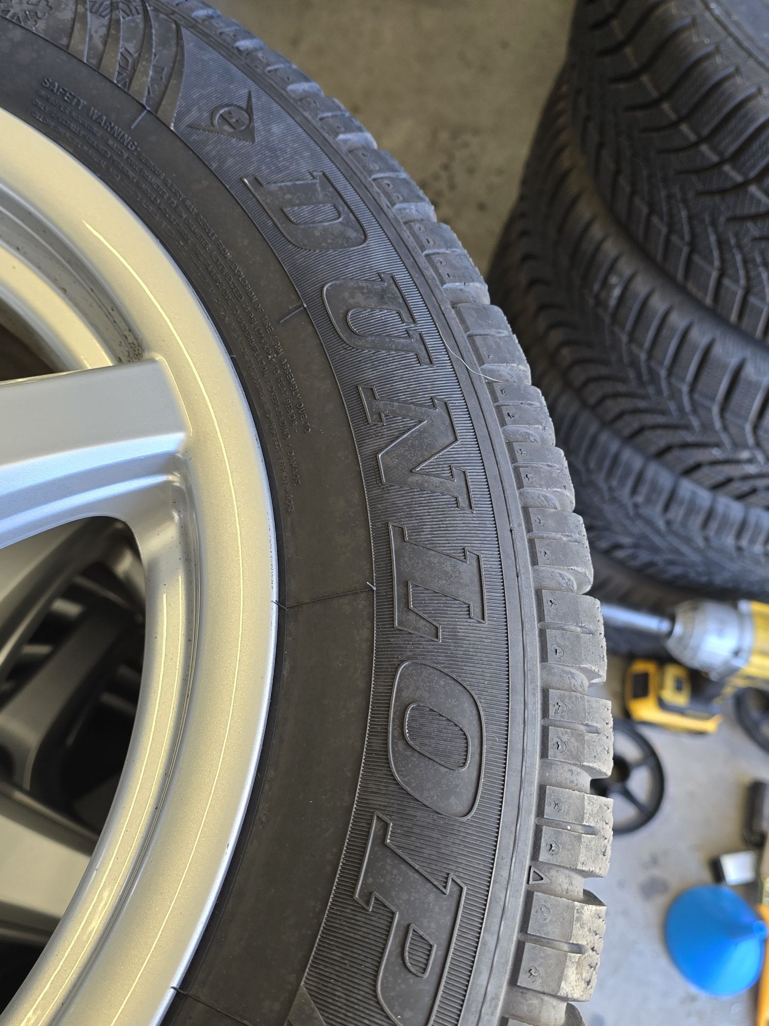 4 Броя 235/55/17 Dunlop 2x5,5mm 2x5mm