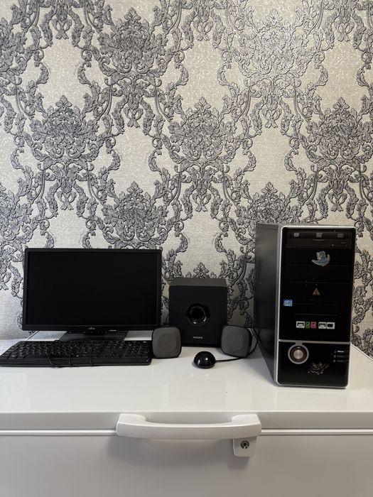 Продам компьютер за 30000, есть также мышка, наушники