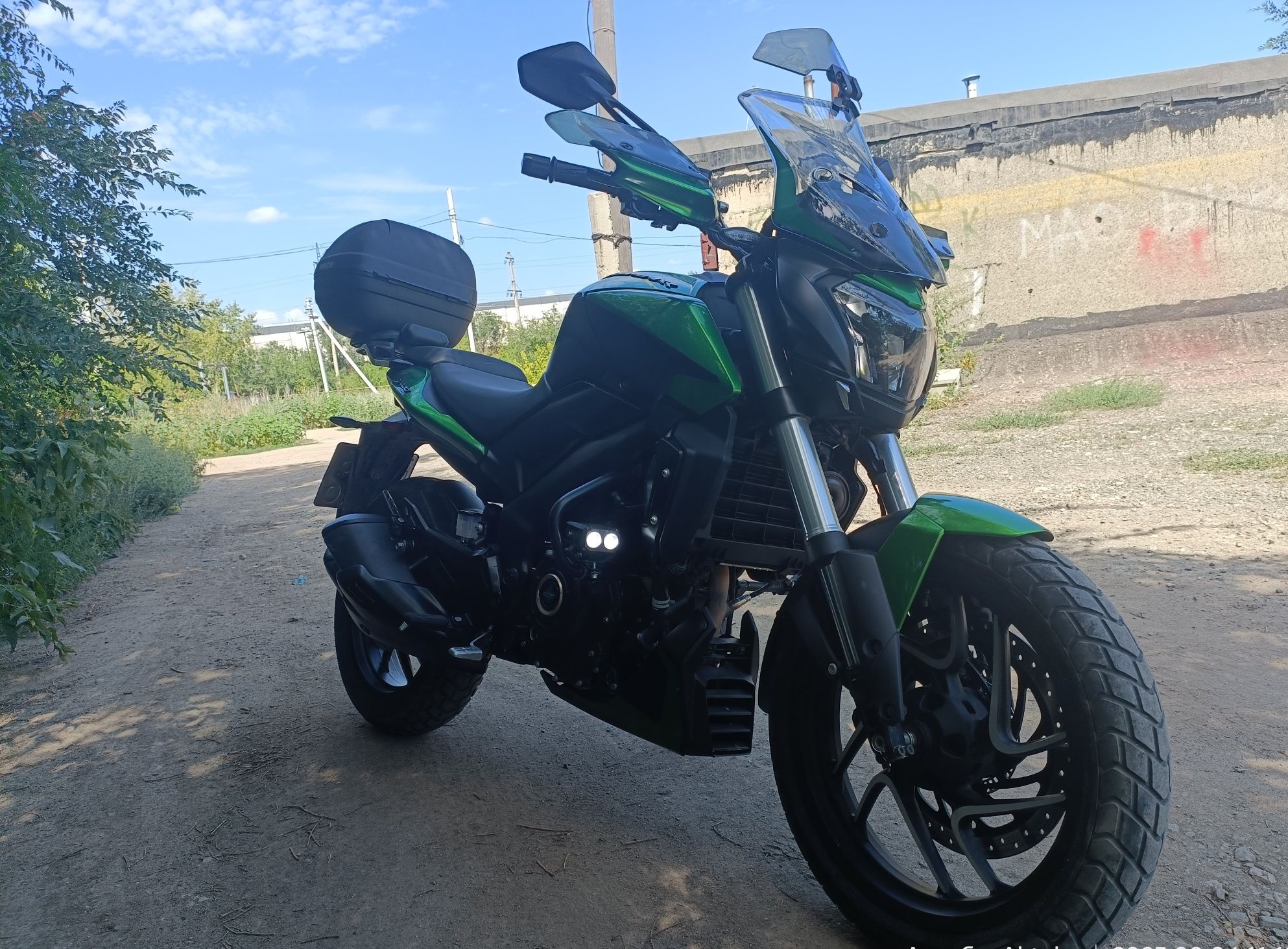 Мотоцикл BAJAJ DOMINAR 400