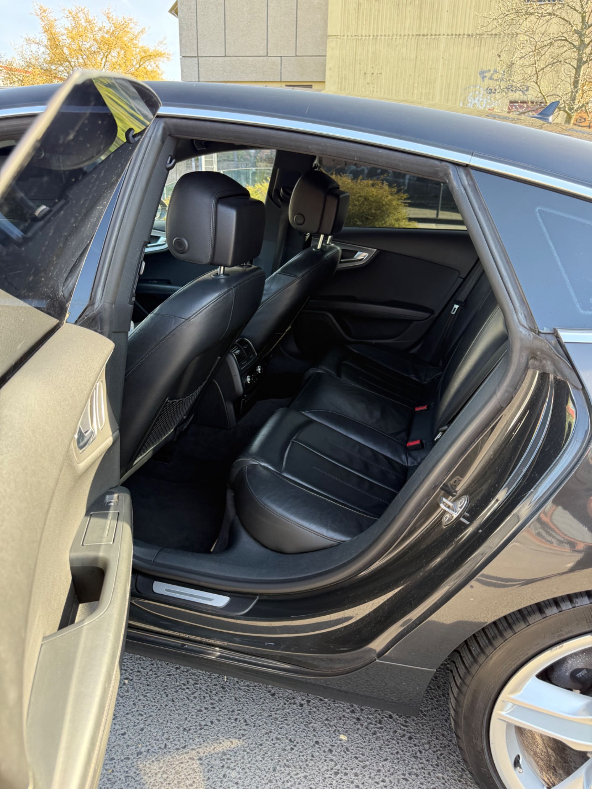 Audi A7 (Kit Rs7) și subwoofer Dynamic