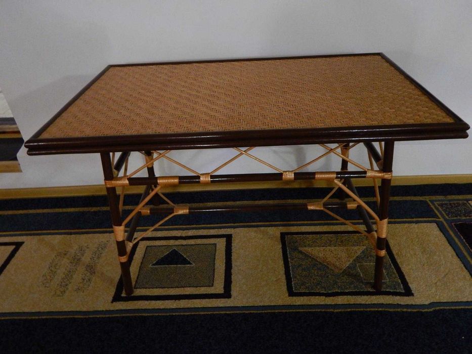 продам плетенный стол из ивы