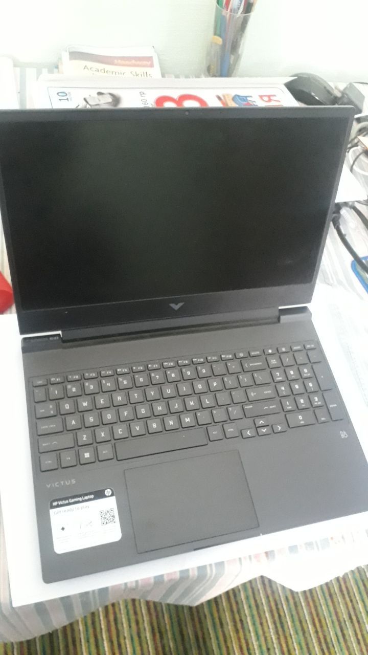 hp victus intel core i5 12400H