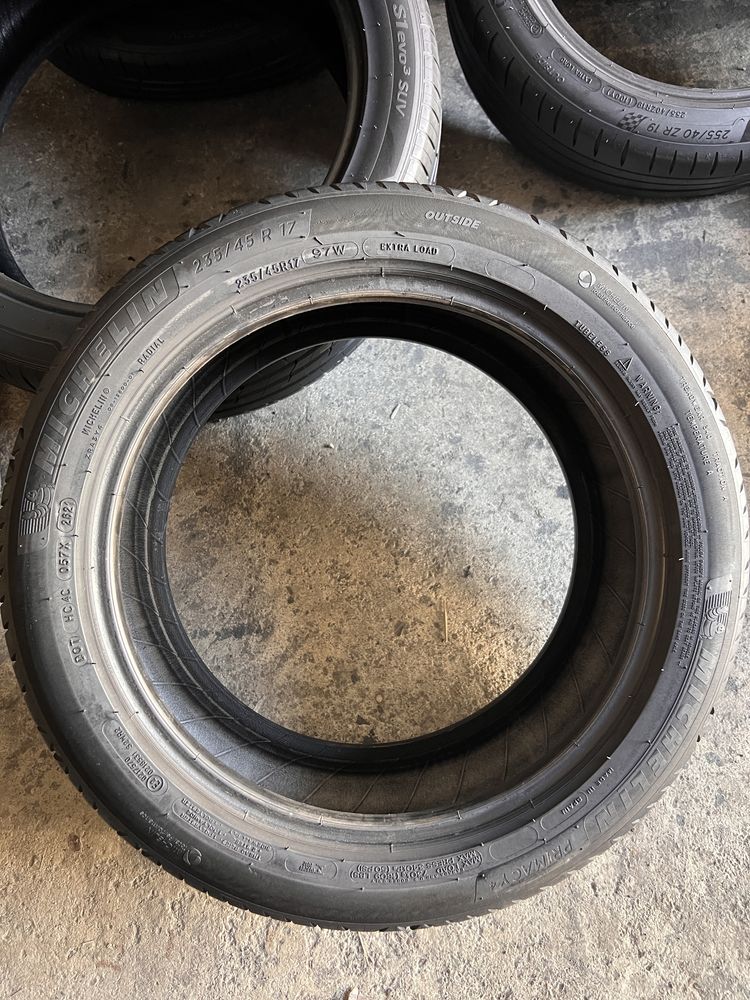 4 anvelope vara 235/45/17 , Michelin !