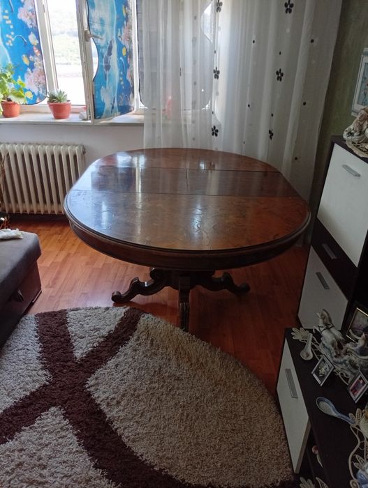 Masa lemn masiv sculptata...1500euro neg. Sculptata manual peste50ani