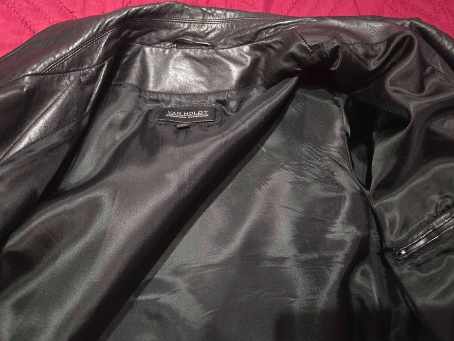 Продавам 2 броя мъжки якета