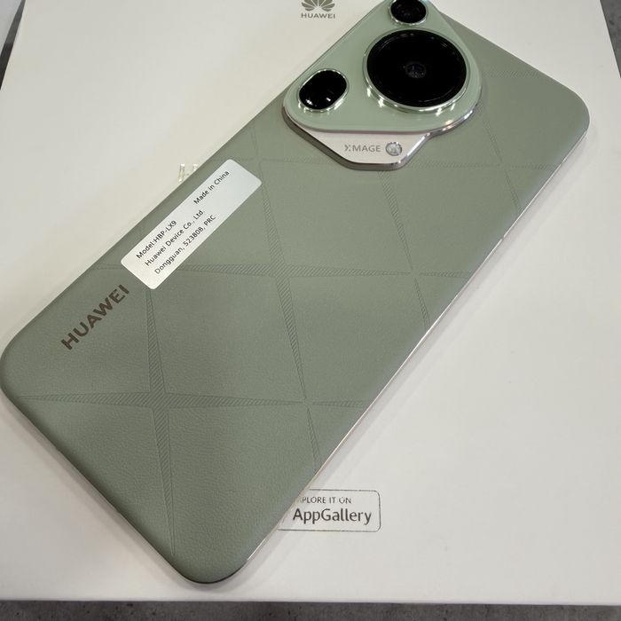 Huawei Pura 70 Ultra перфектен