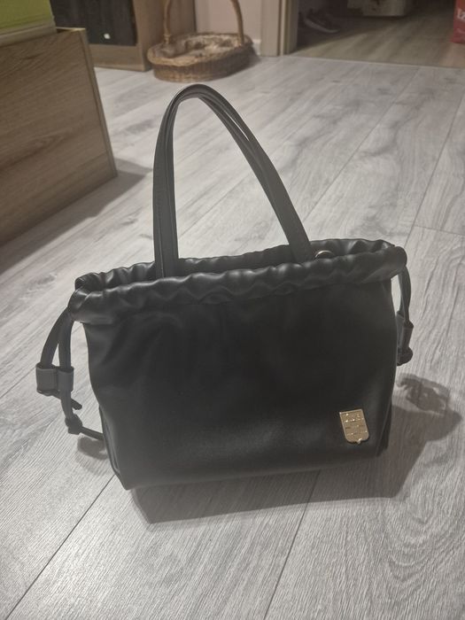 Дамски чанти Calvin Klein и Vince Kamuto