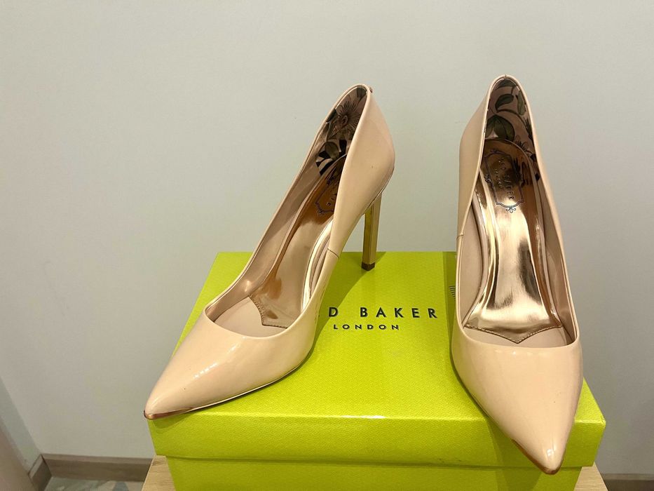 Дамски обувки на ток естествена лачена кожа nude Ted Baker