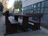 Масивна дървена маса с две пейки