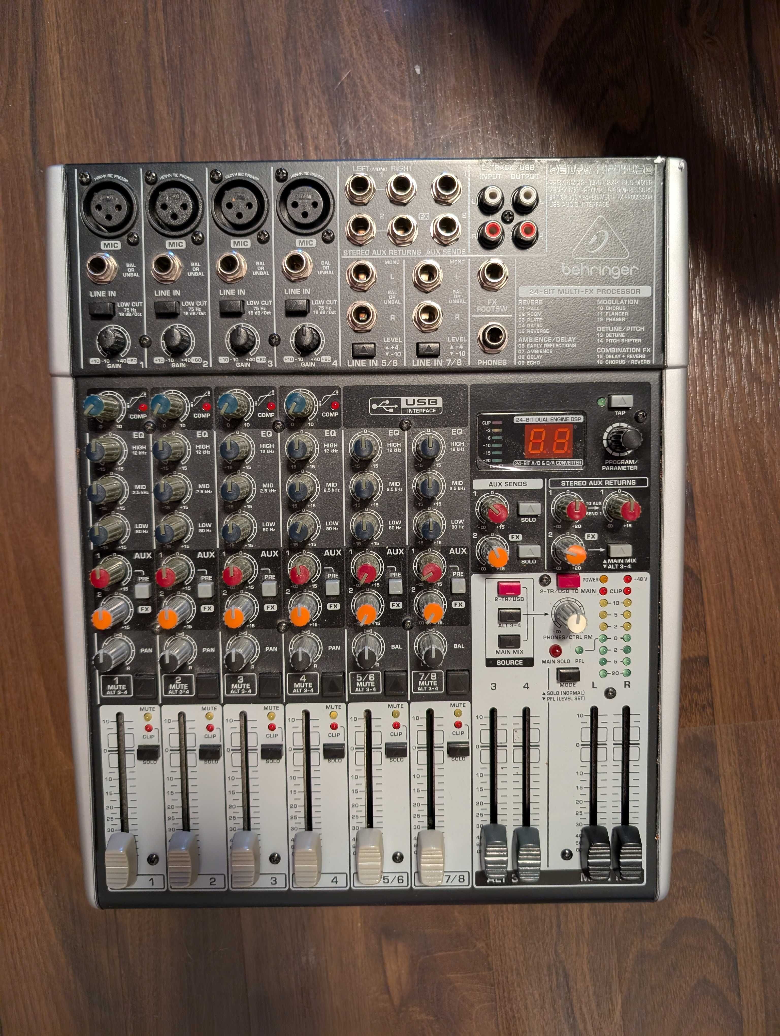 Миксер Behringer Xenyx x1204usb