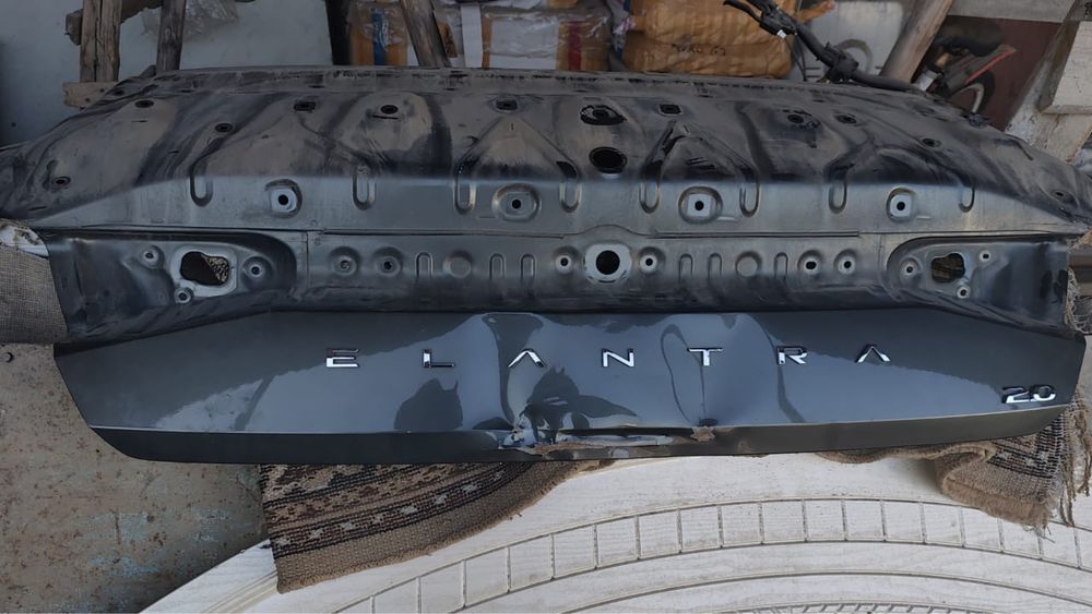 Крышка багажника Elantra 2022