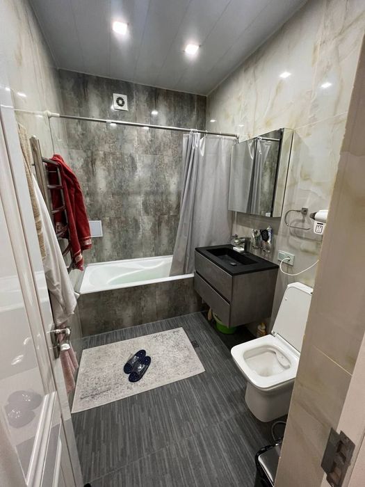 Квартира продается 4/5/10 на жк Мадрид